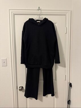 Black Women's Hooded Pullover Sweatshirt